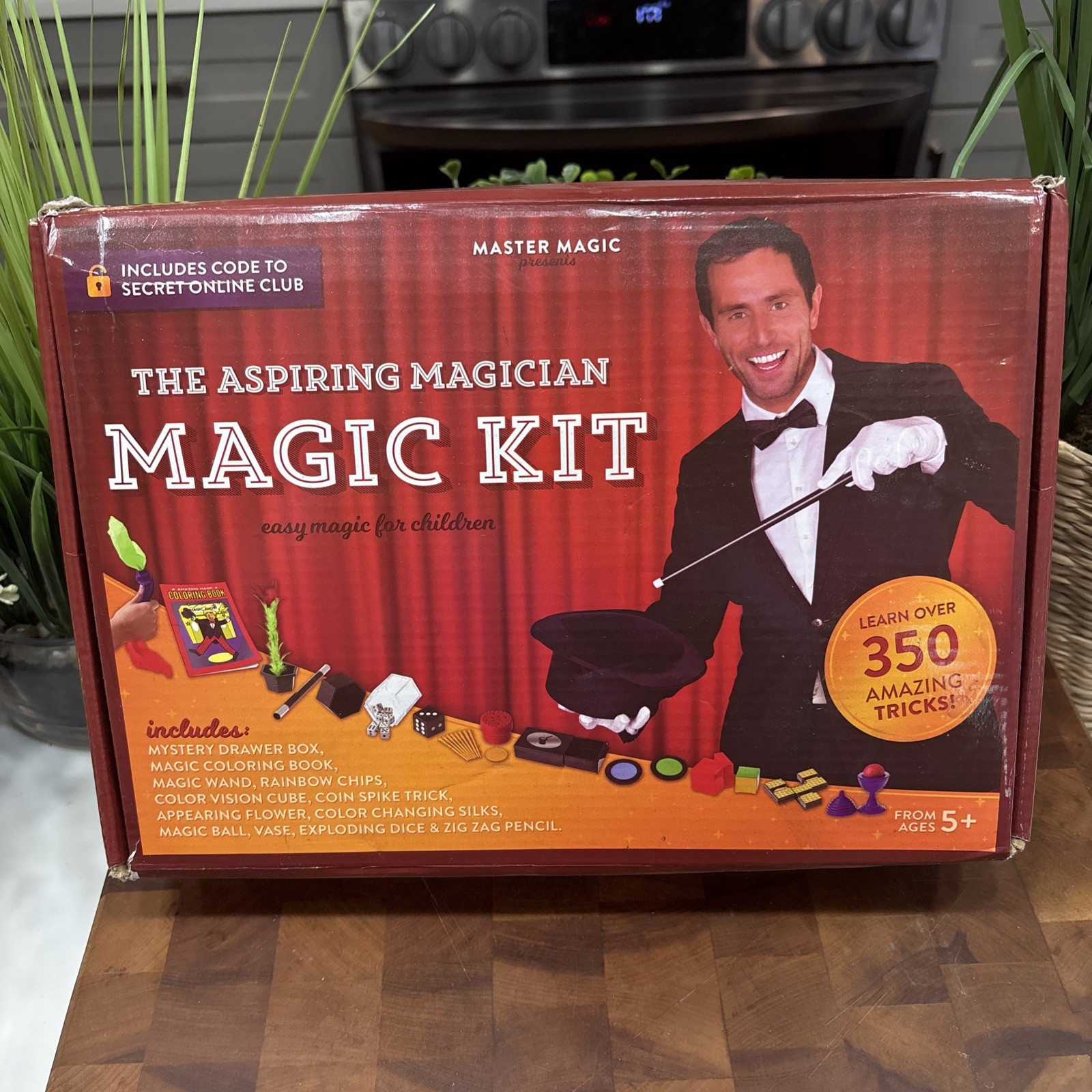 THE ASPIRING MAGICIAN MAGIC KIT 350+ TRICKS NEW SEALED by Master Magic