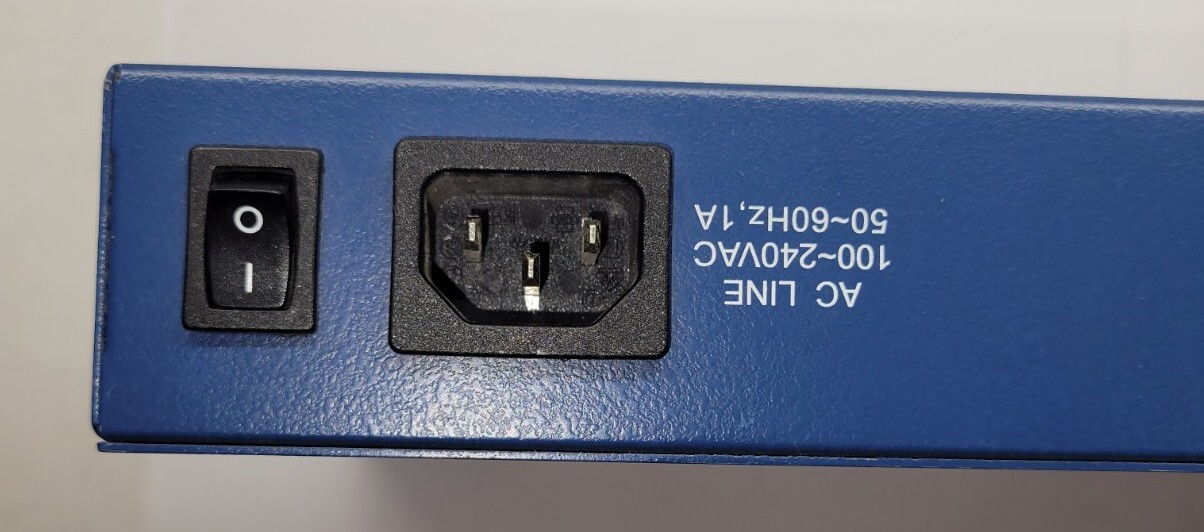 AOpen AOW-216U 16-Port 10/100 Fast Ethernet Switch