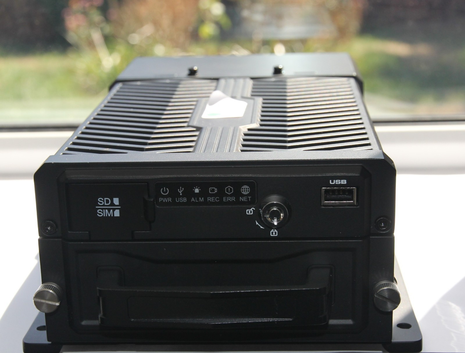 Streamax X3N-PRO 3G/4G NVR/MDVR Recorder (304378) Plus 2 Cameras (AE-VC153A-IT)