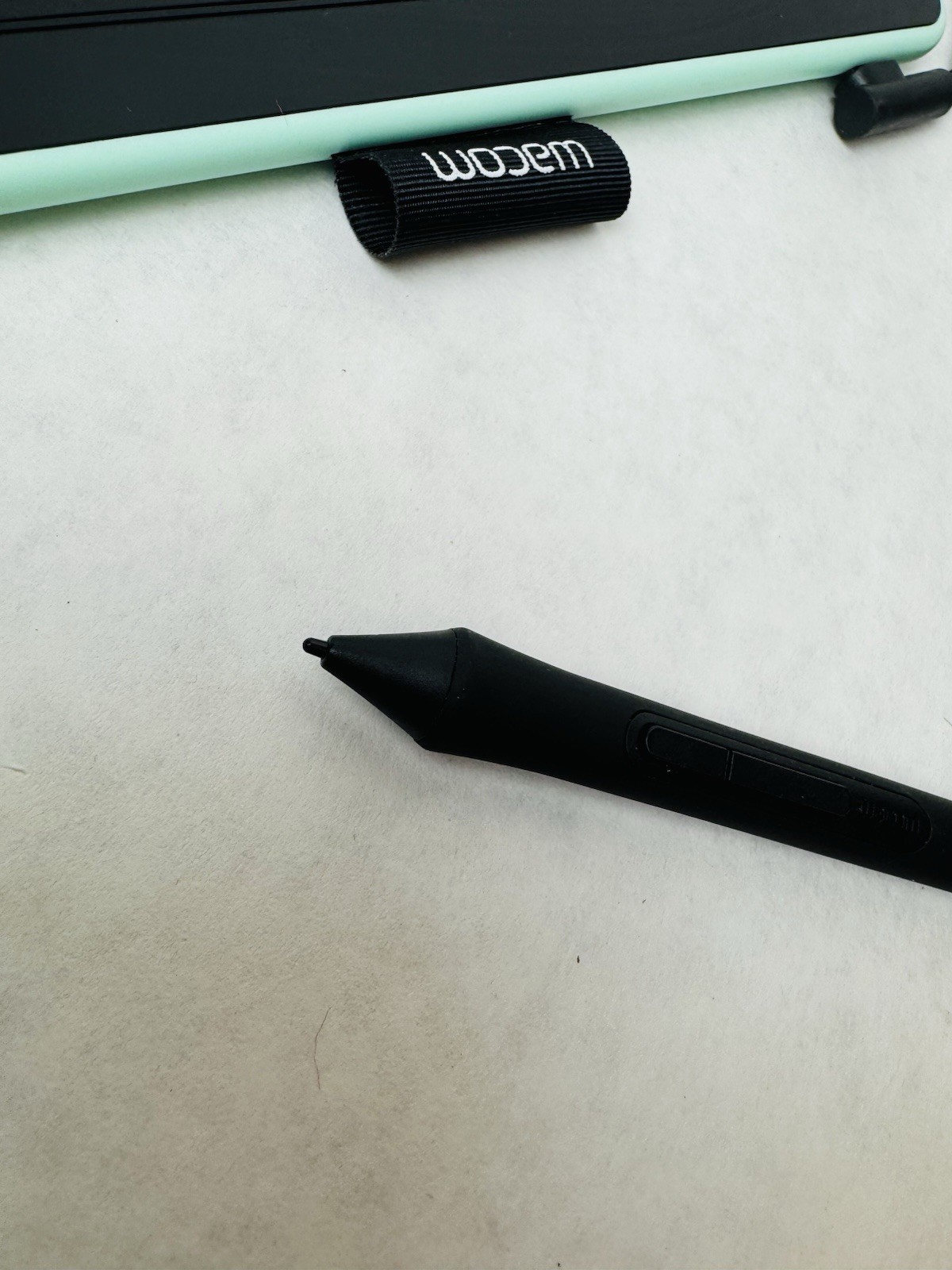 Wacom Intuos Wireless Graphic Tablet, Pistachio