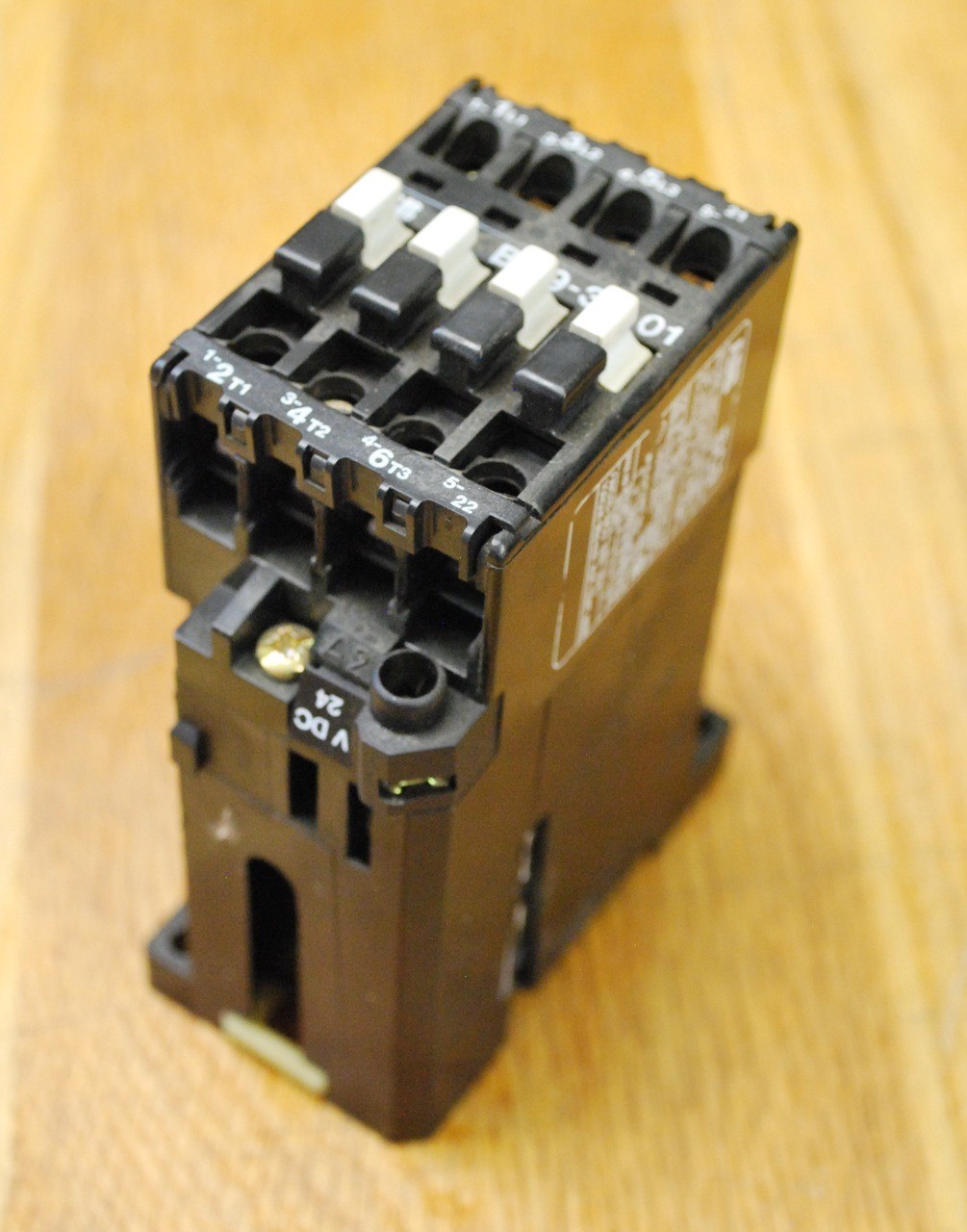 ABB BC9-30-01 24VDC Contactor 4 Pole 26 Amp - USED