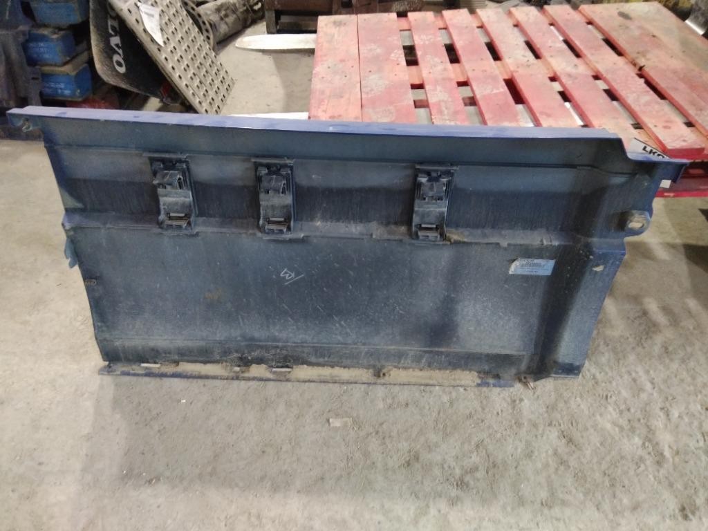 For 2013 VOLVO VNL SIDE FAIRING Left , MN