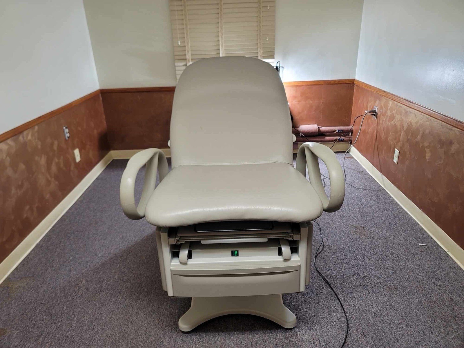 Brewer 6501 Access High-Low Exam Table