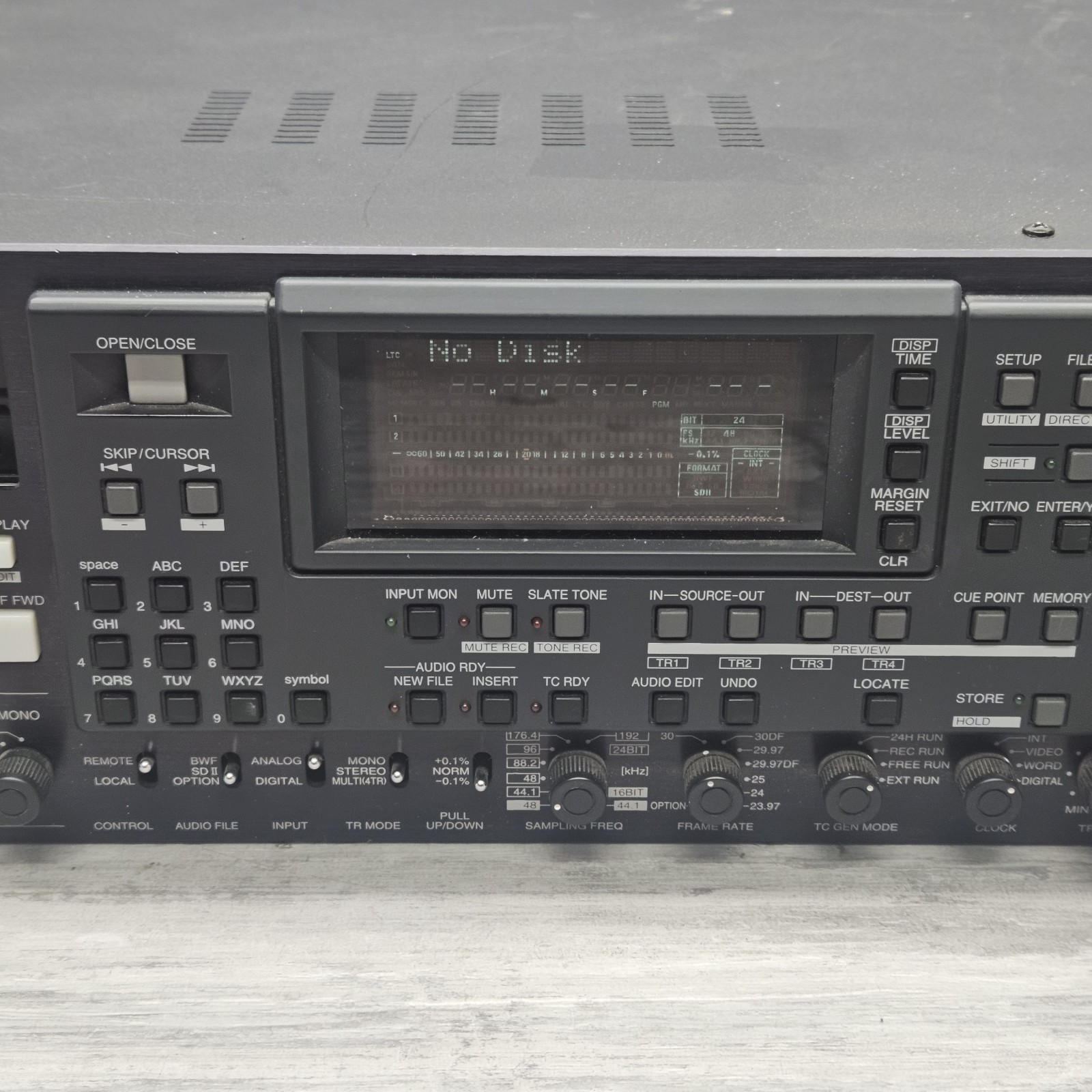 Fostex DV40 DVD-RAM Multitrack Recorder Pro Level Master Recorder