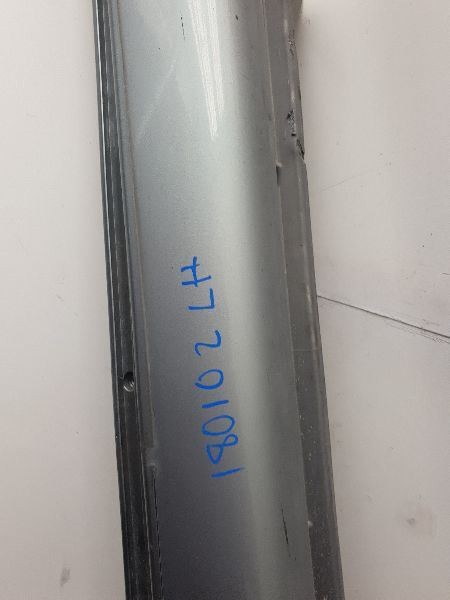 04-06 LEXUS ES330 DRIVER SIDE LEFT SIDE ROCKER PANEL MOULDING