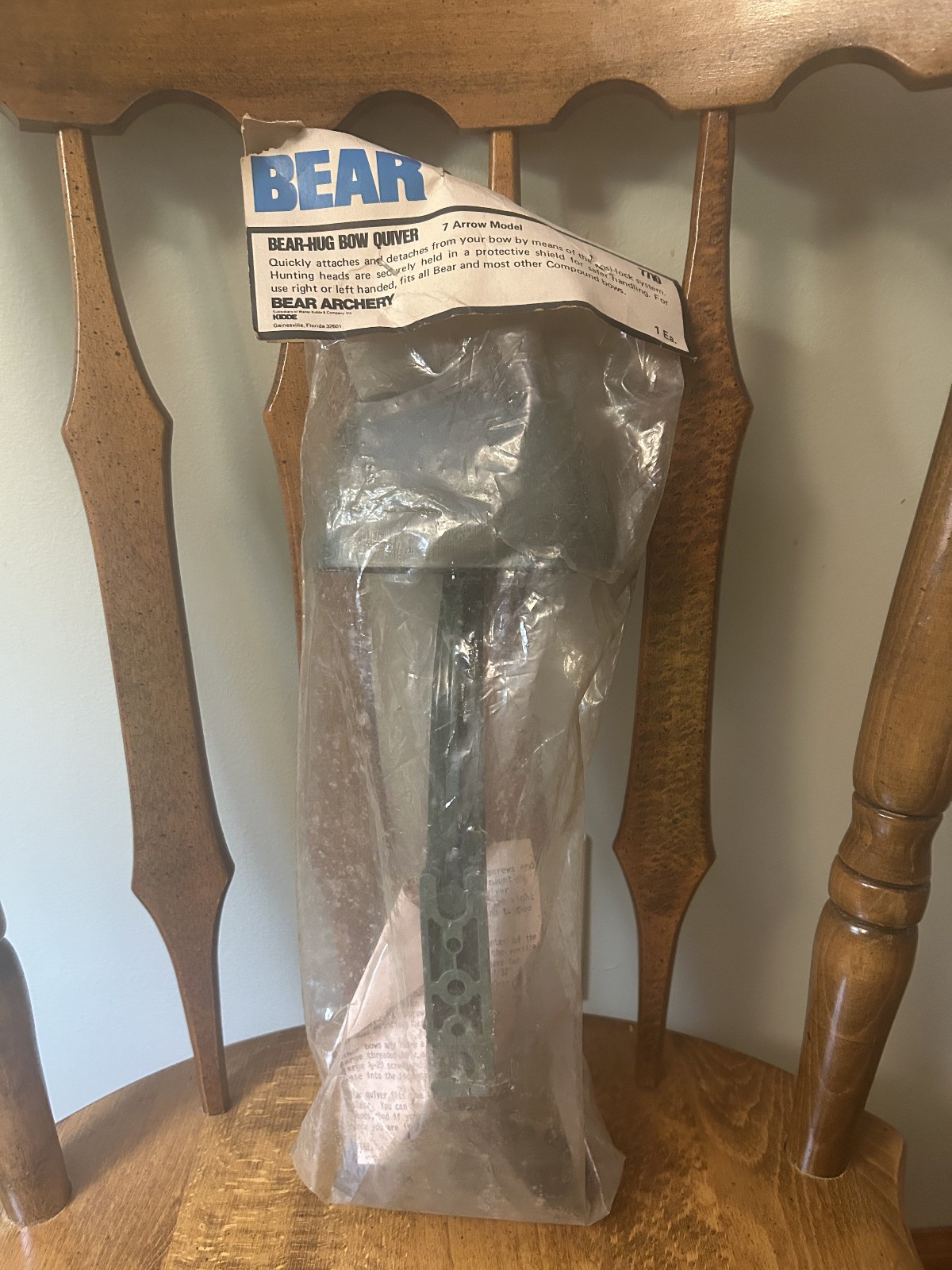 Bear-Hug Bow Quiver 7 Arrow Model 7710