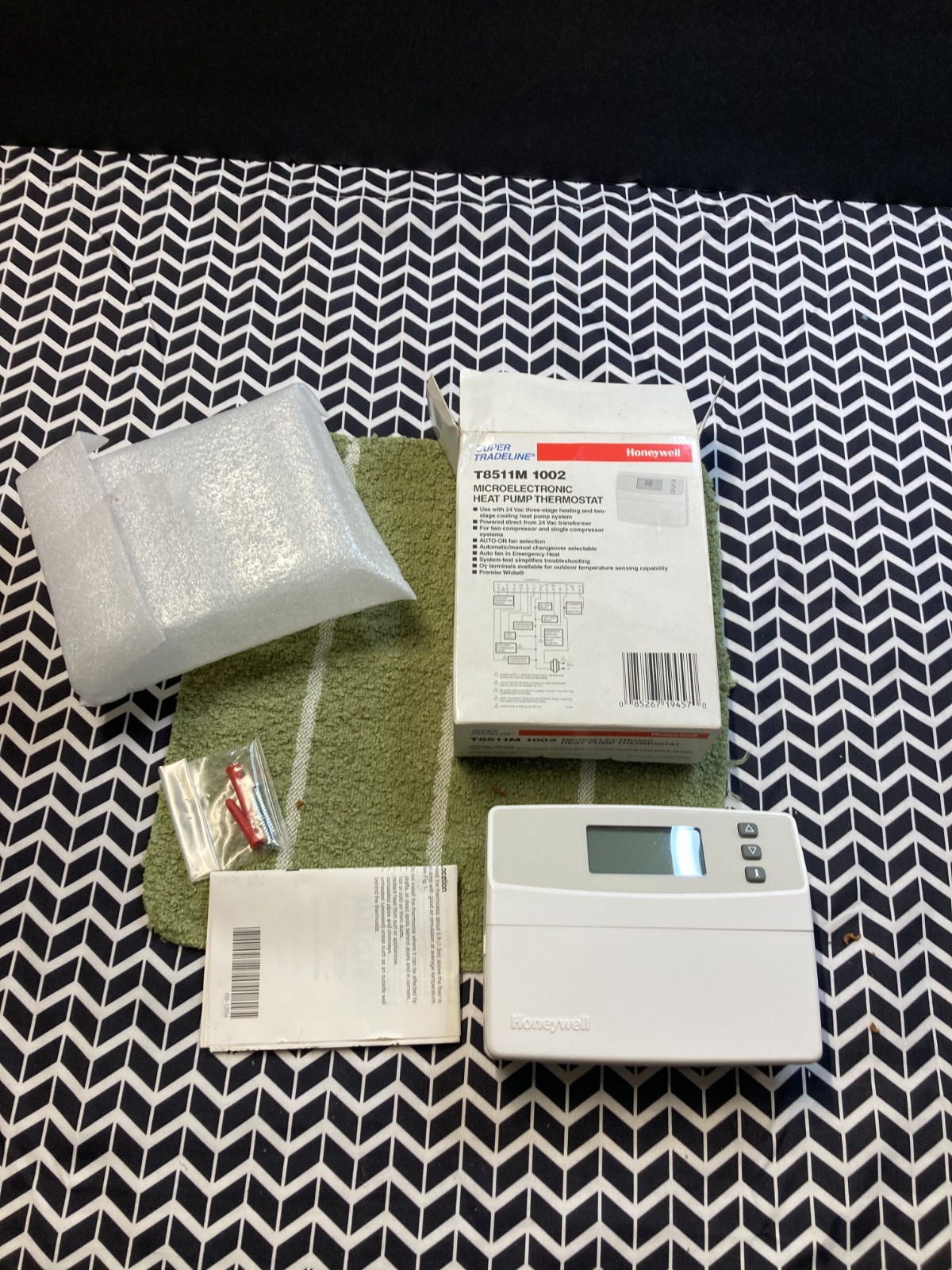 Honeywell T8511M 1002 heat pump thermostat