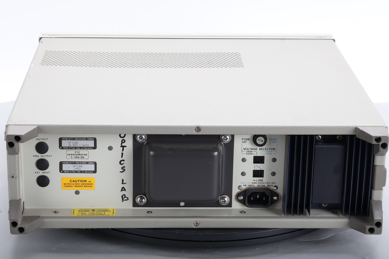 HP 214B Pulse Generator With Option: 1*001 - Fair Condition