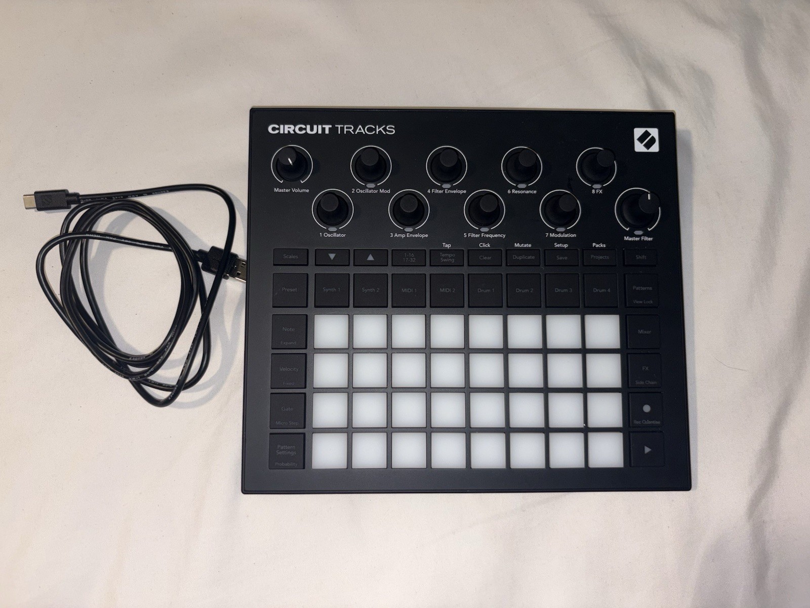 novation circuit tracks groovebox