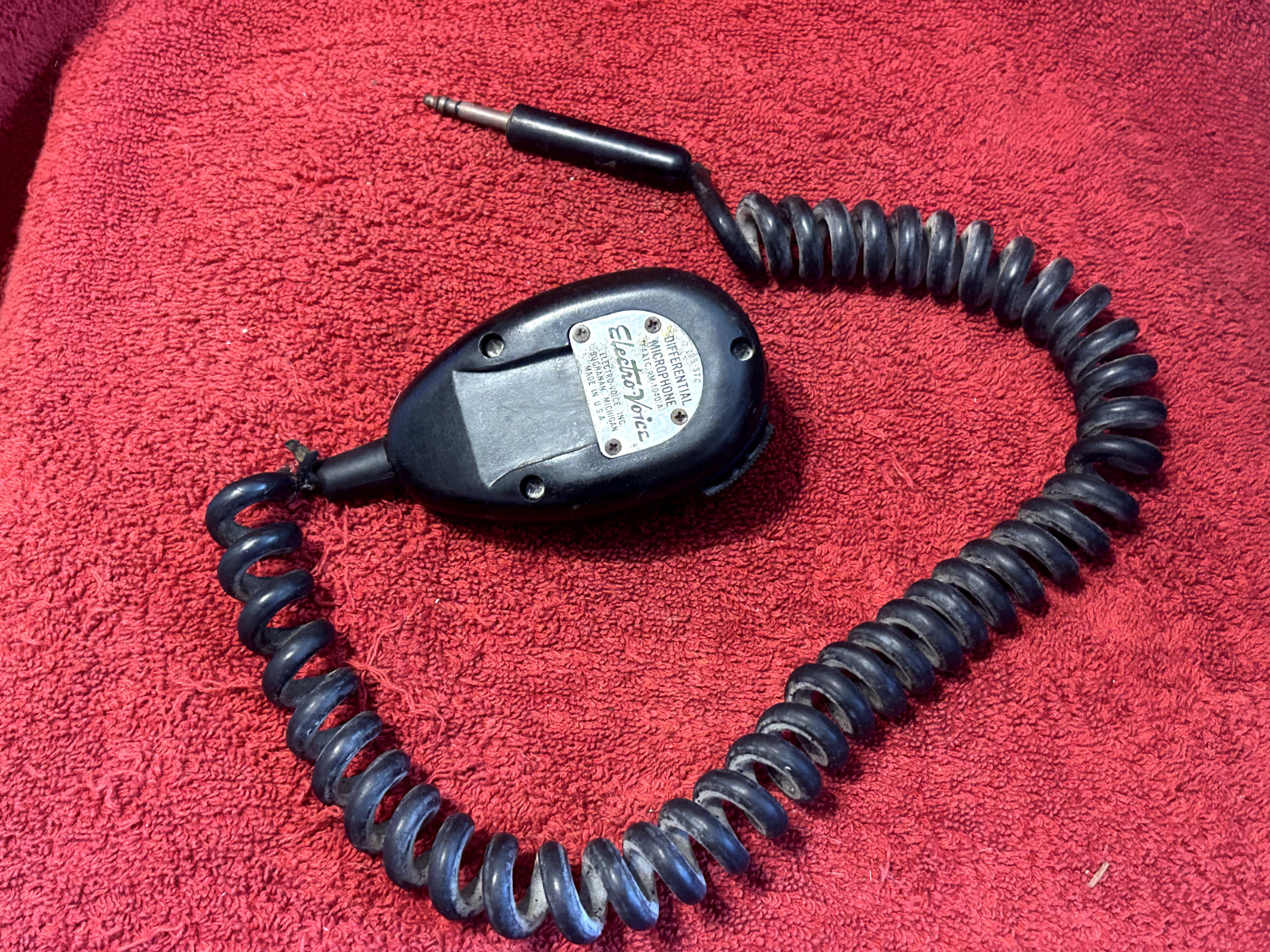 ELECTRO-VOICE MODEL 205-STC DIFFERENTIAL HANDHELD MICROPHONE