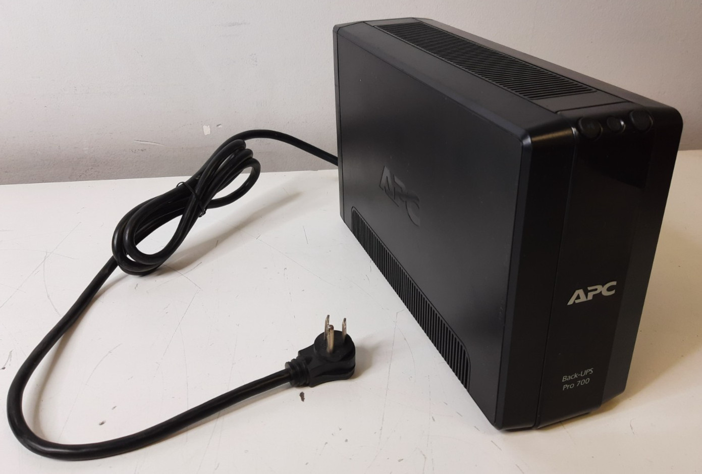 APC Back-UPS Pro 700 (BR700G) Uninterruptible Power Supply - Tested - No Battery