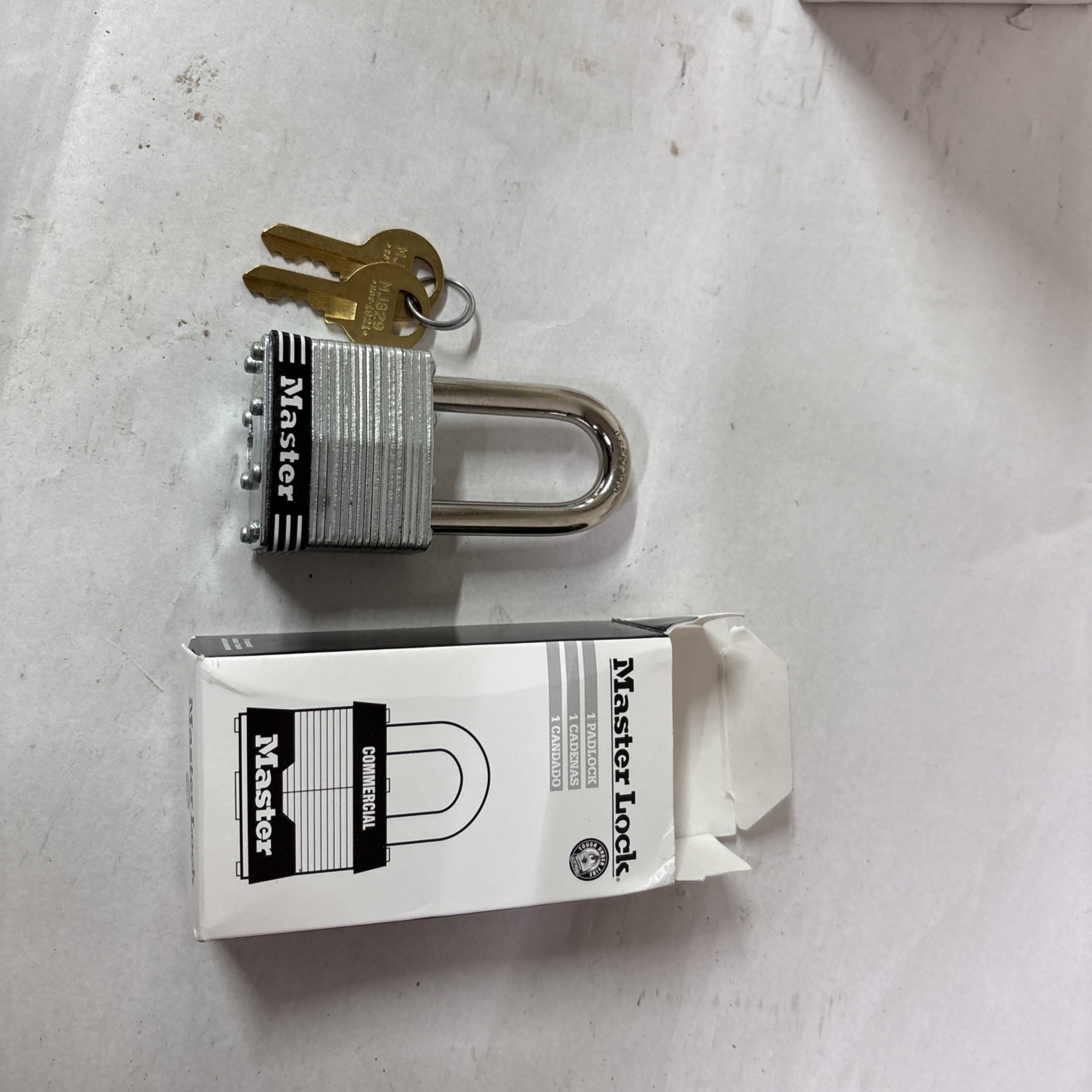 LOT OF 6 Master Lock Commercial pad locks. 2 keys per lock. Not keyed the same.
