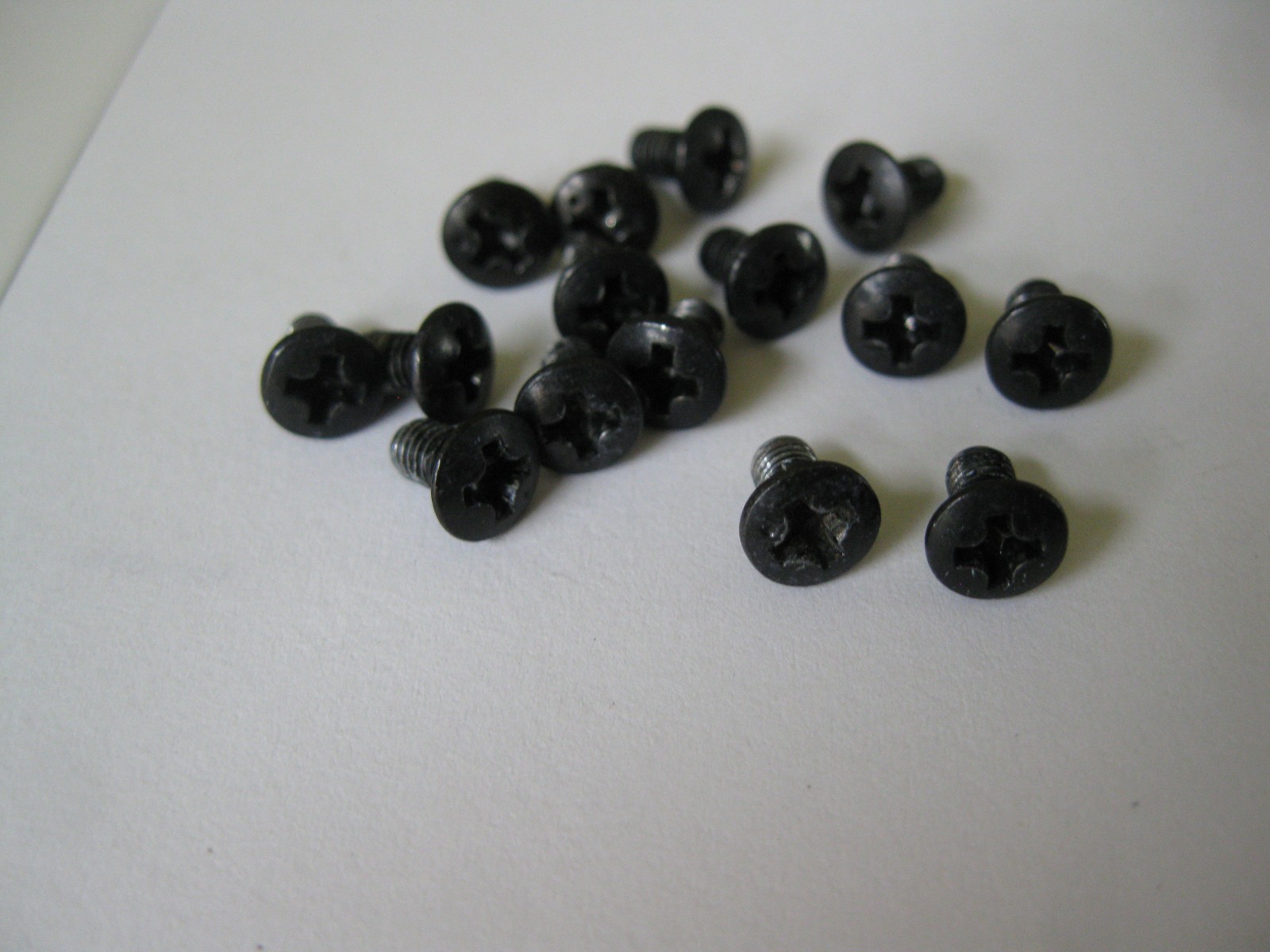 Kenwood TS-2000 TS-2000X  Original cabinet screws (15pcs) in very nice shape