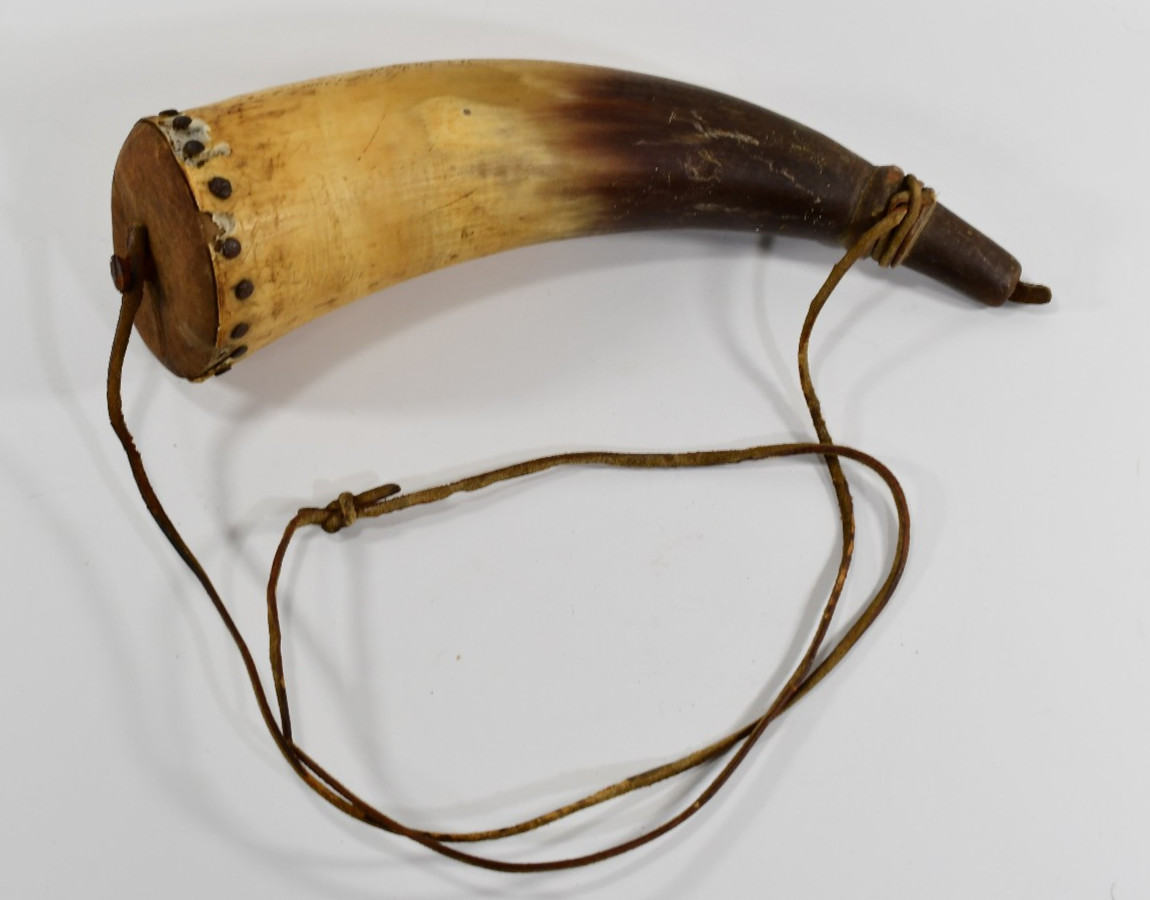 Original Antique Powder Horn Cow Horn Leather Plug Antique  N1280