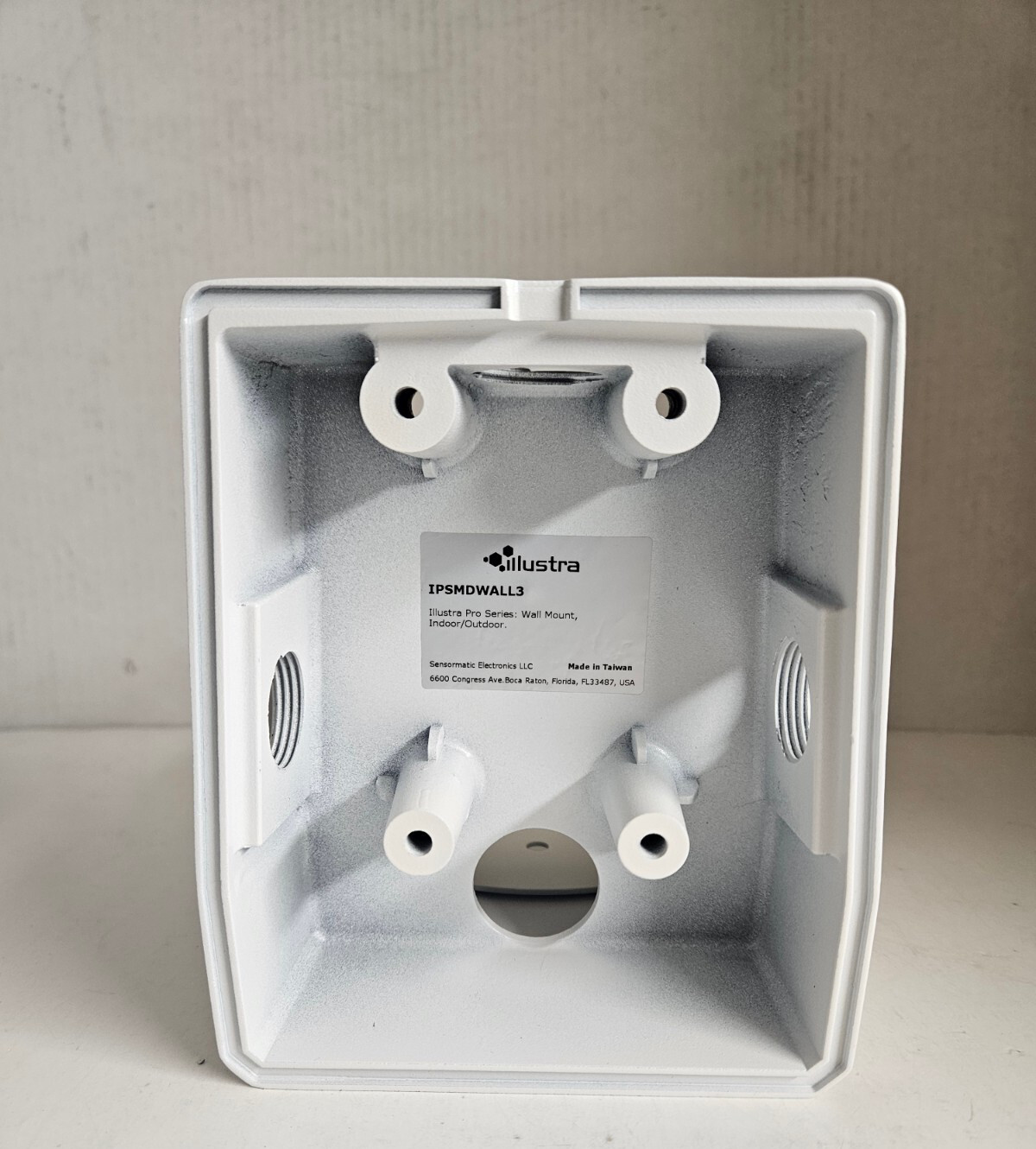 Illustra IPSMDWALL3 Mini-Dome Wall Mount NEW