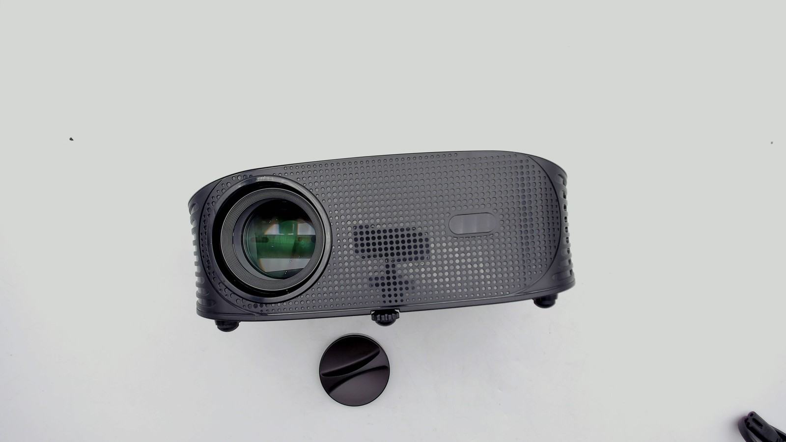 GooDee 4K Smart Projector with 5G WiFi and Bluetooth *READ* PC1742255