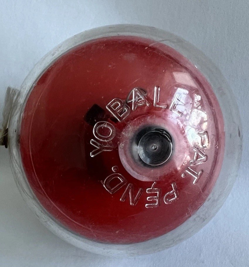 Vintage Knots Inc. Round Clear YoYo Patent Pending USA Made Red-Blue