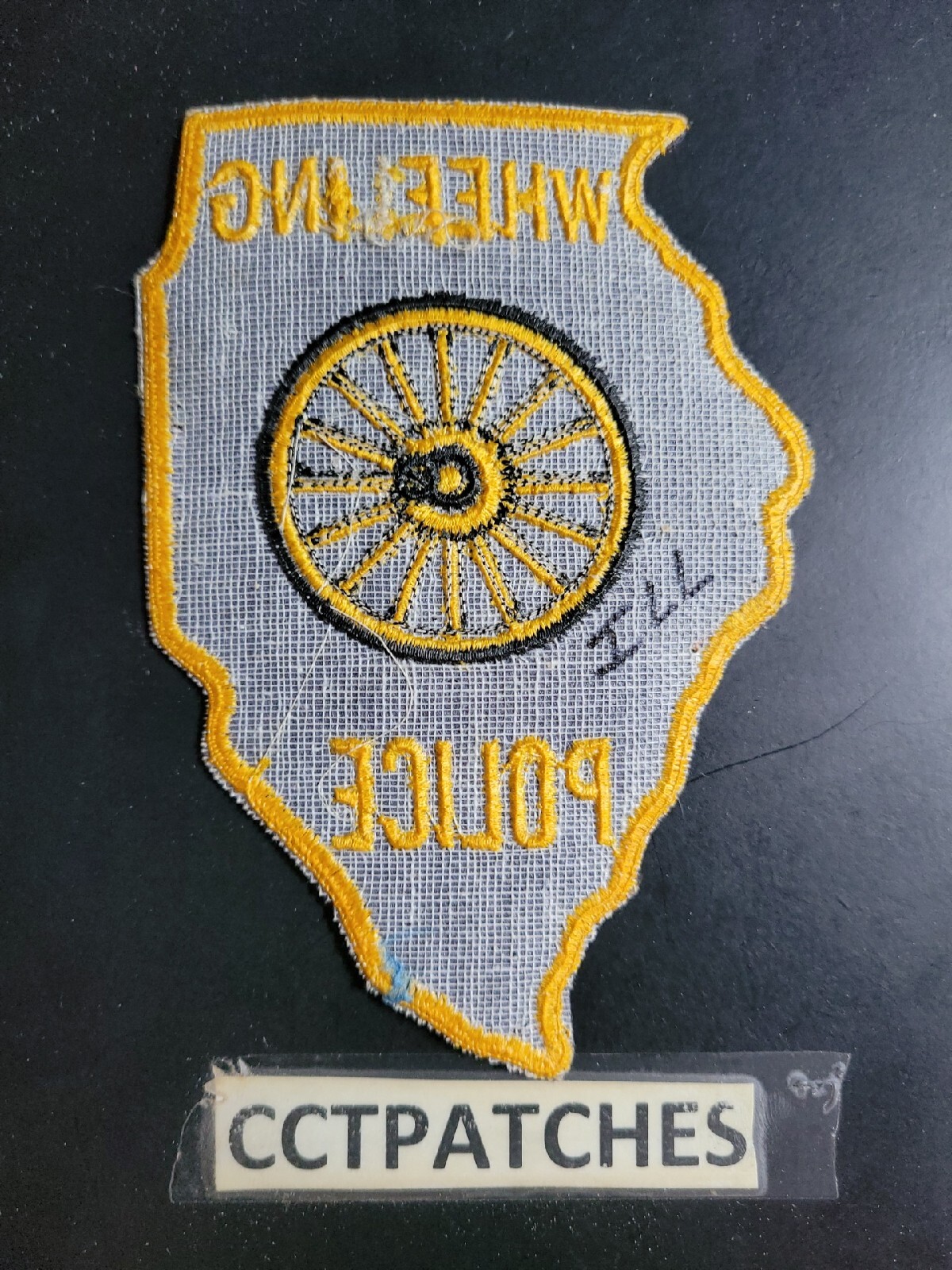 WHEELING, ILLINOIS POLICE STATE SHAPE FELT SHOULDER PATCH IL