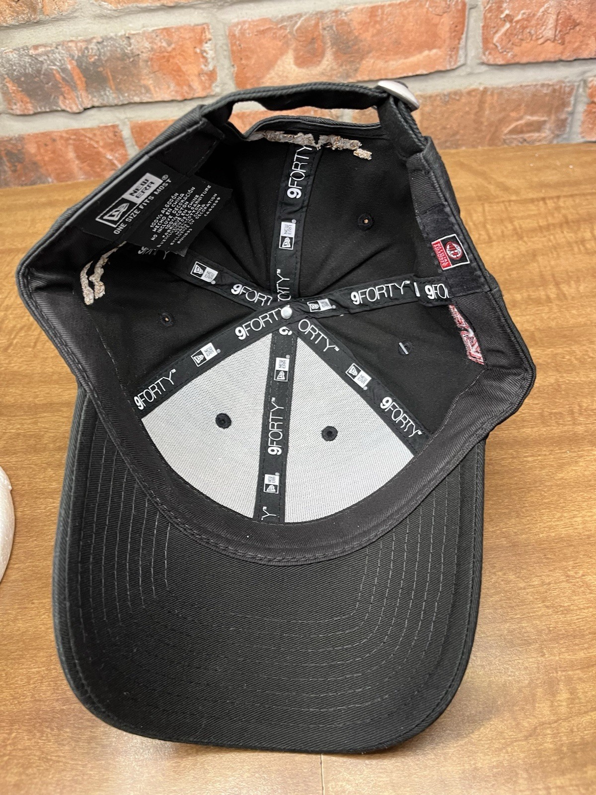NEW ERA x Off White x AC Milan 2024 9Forty Black/Red Logo 125th Anniversary Hat