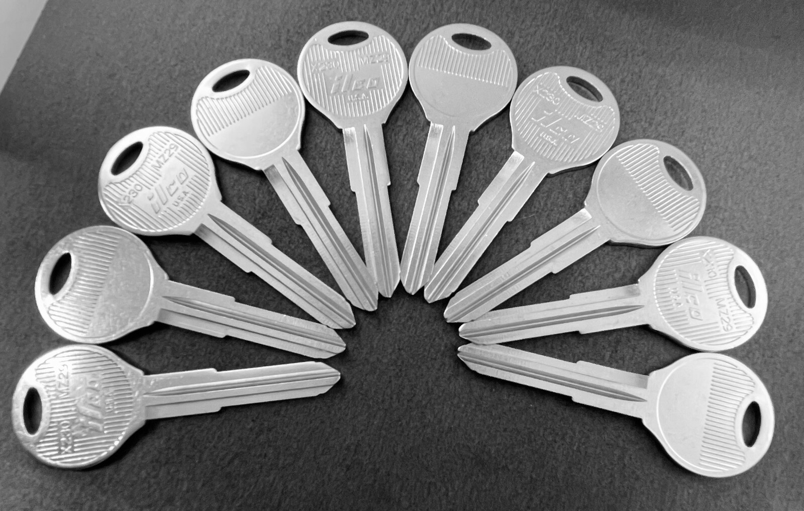 Lots of X230 MZ29 MAZ-18D Key Blanks For Mazda