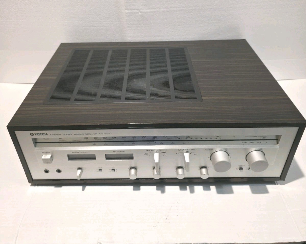 Vintage Yamaha CR-640 Stereo Receiver