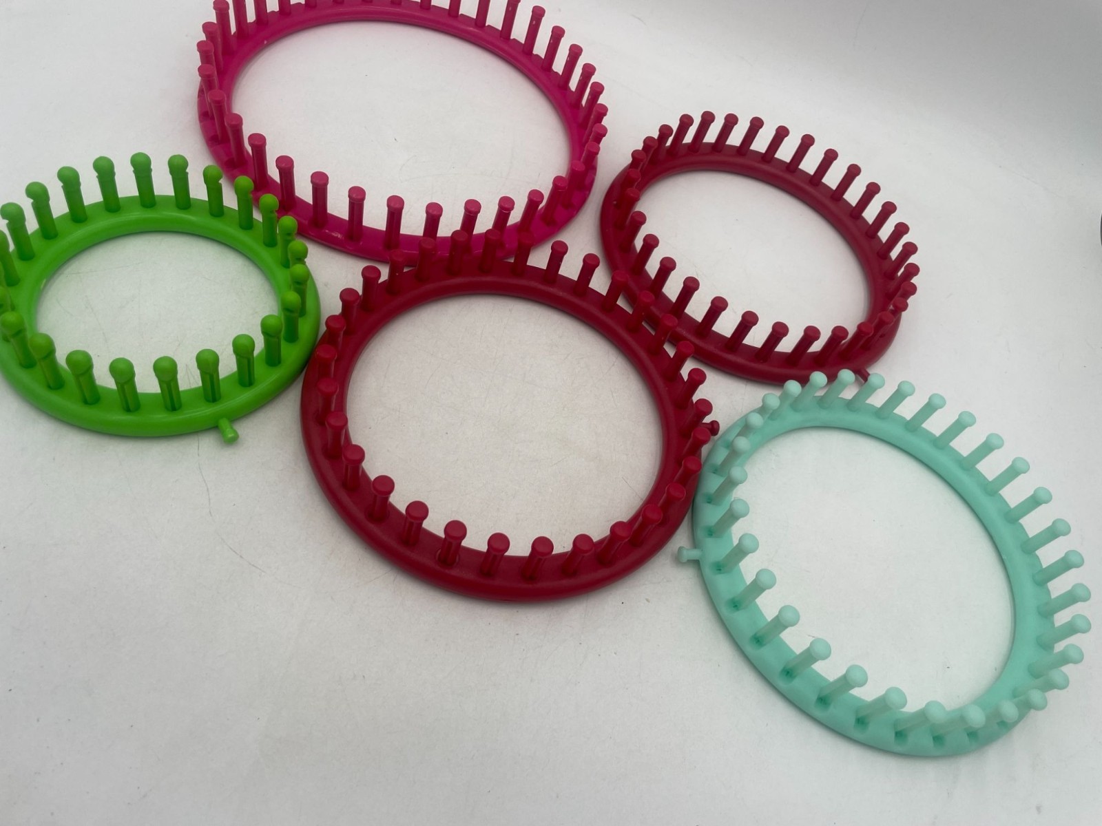 5 Knitting Looms Round Circular Plastic Frames DIY Craft Projects Easy-to-use