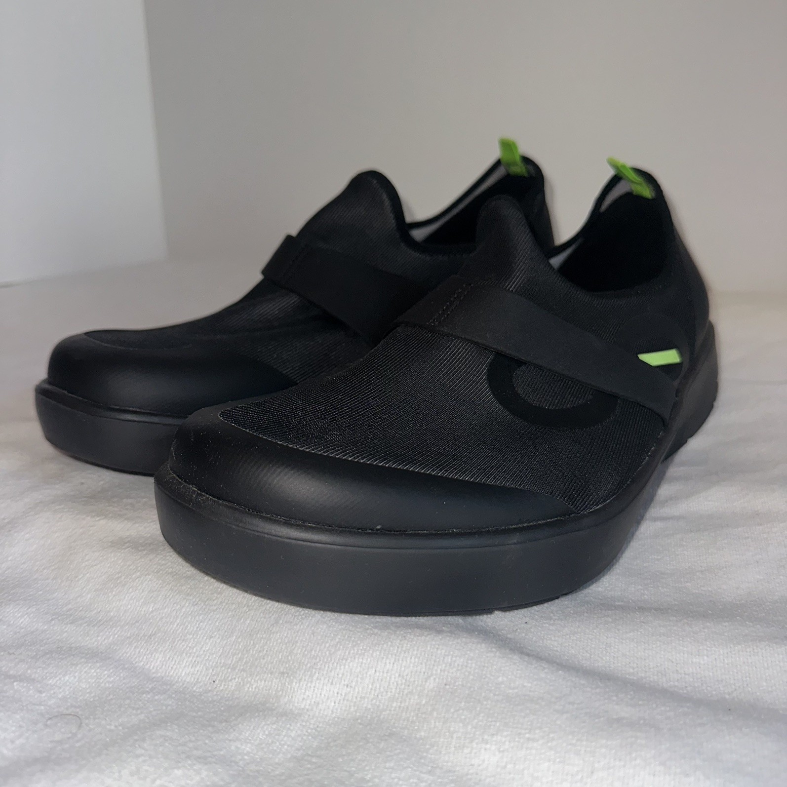 Oofos Oomg Fibre Low Shoes Men Size 11.5 Black Mesh SlipOn Recovery Sneaker 0635