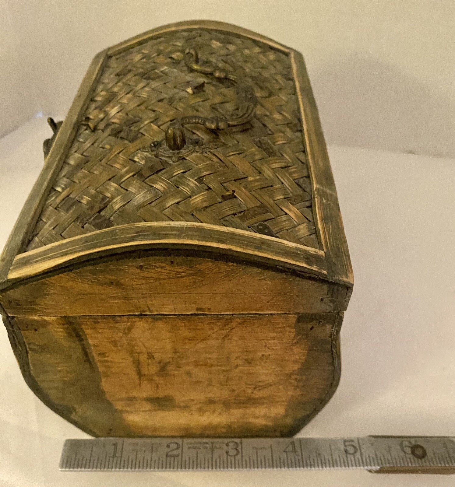 Small VTG Green Storage Trunks Handmade Wicker Wood Brass Handle Latch  Lid Lock
