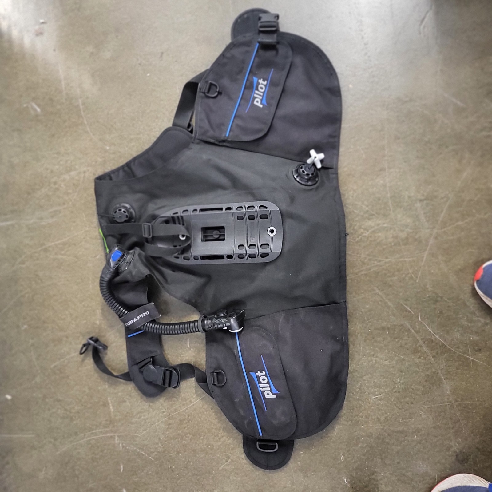 ScubaPro BCD Pilot Small- S Scuba Diving Gear Jacket, Buoyancy Vest With AIR2