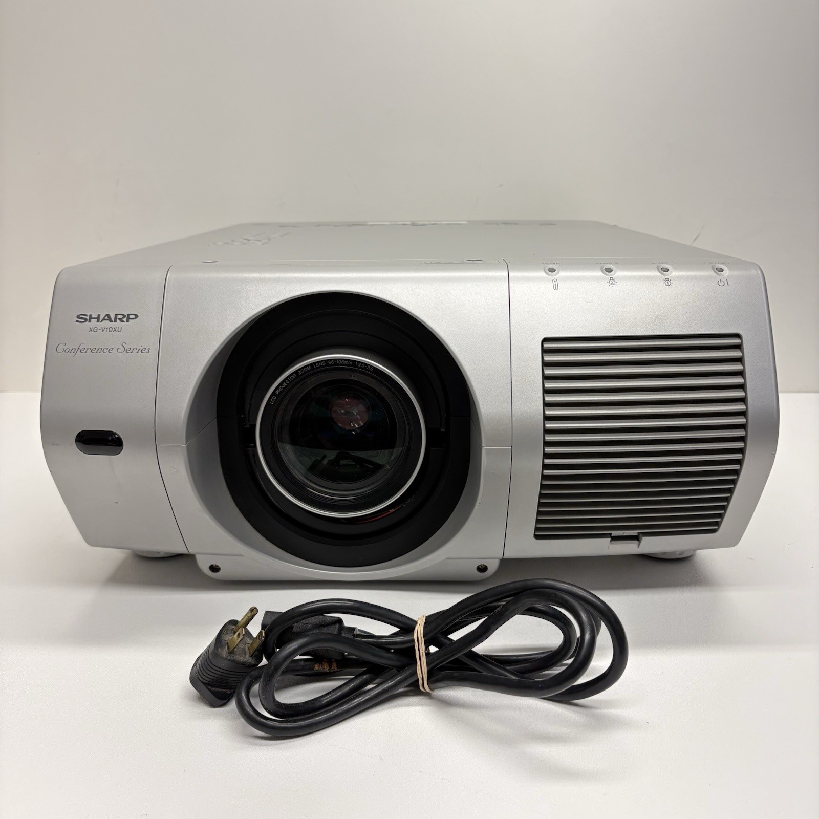 Sharp XG-V10XU Conference Series LCD Projector XGA 4000 ANSI For Repair / Parts