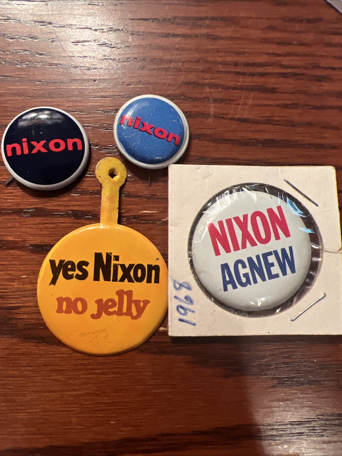 Richard Nixon For President “Yes Nixon no Jelly” Lot Of 4 Buttons Pins
