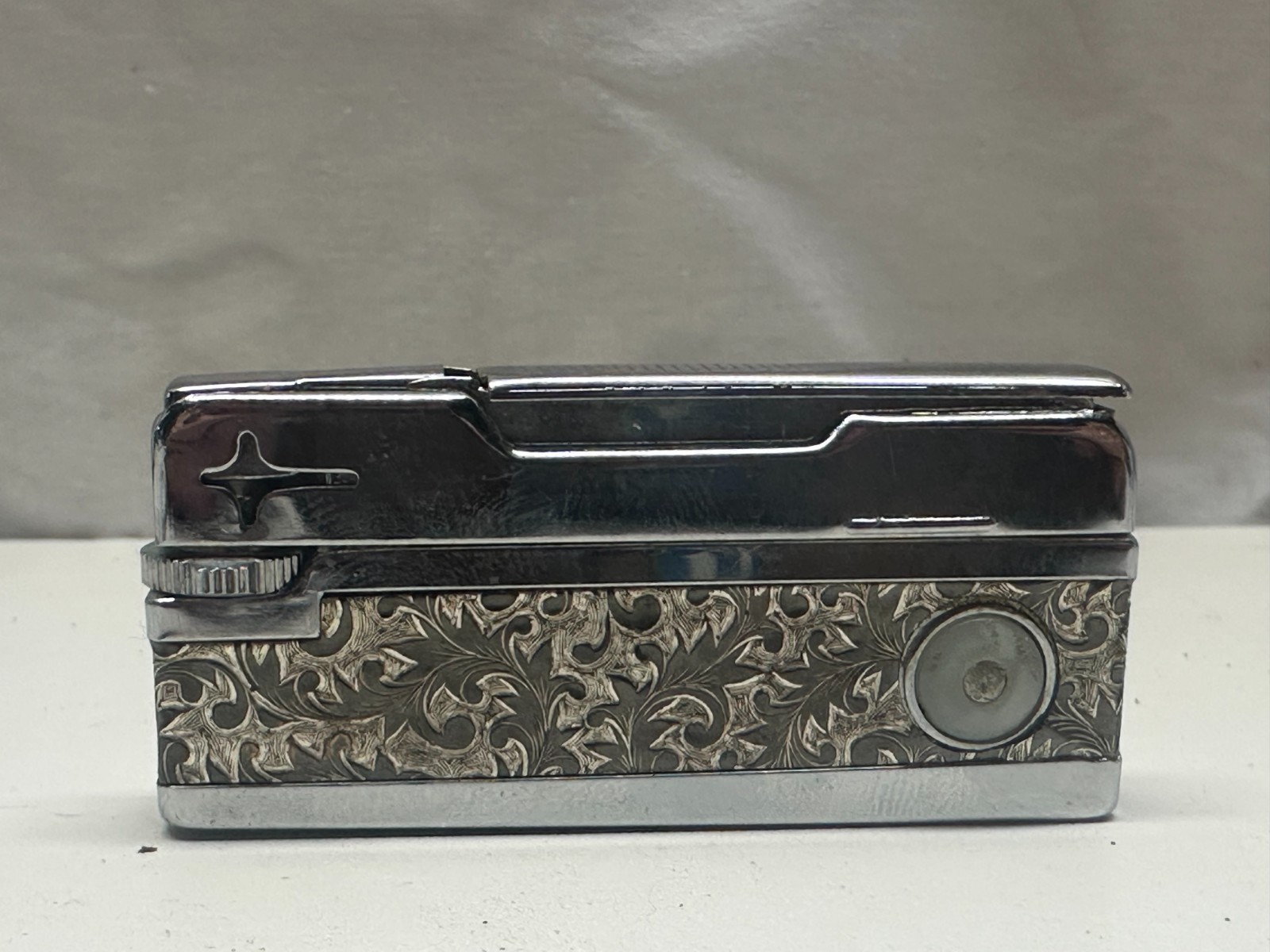 Royale "2500" Gas Lighter Automatic Fuel JAPAN