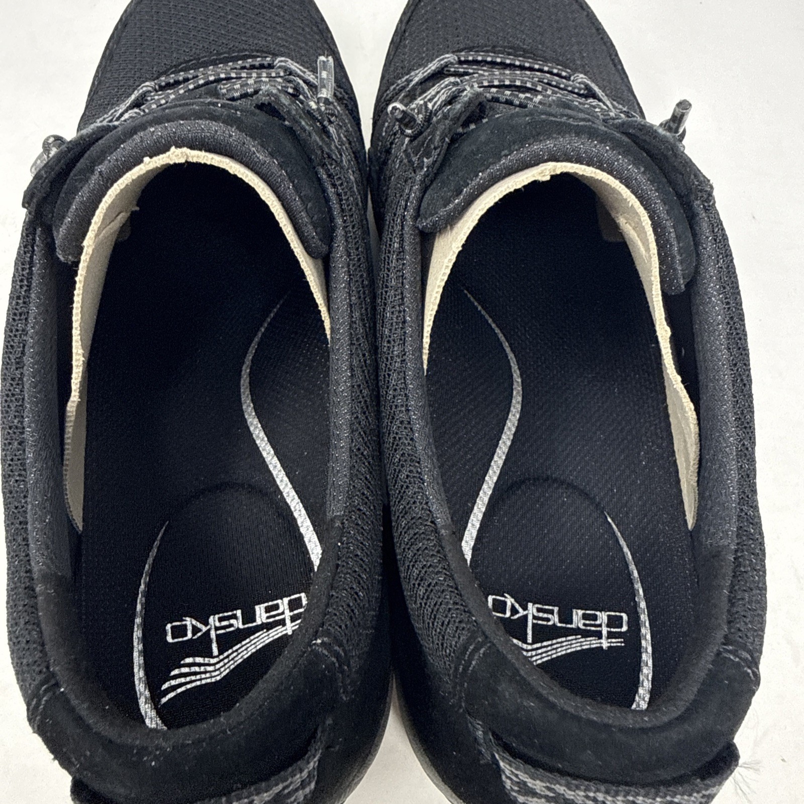 768 Dansko Women's Harlyn Black Suede Sneaker Size 41 EU