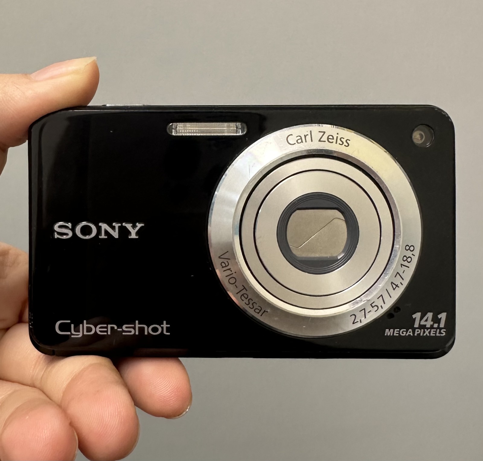 Sony DSC-W560 14.1MP 4x Optical Zoom CCD Vintage Digital Camera Black Tested