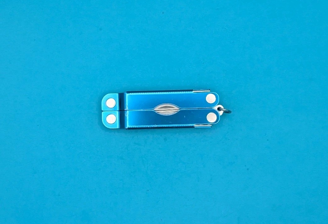 Leatherman Micra Multi-Tool, Knife, Scissors, Key Ring, Blue!