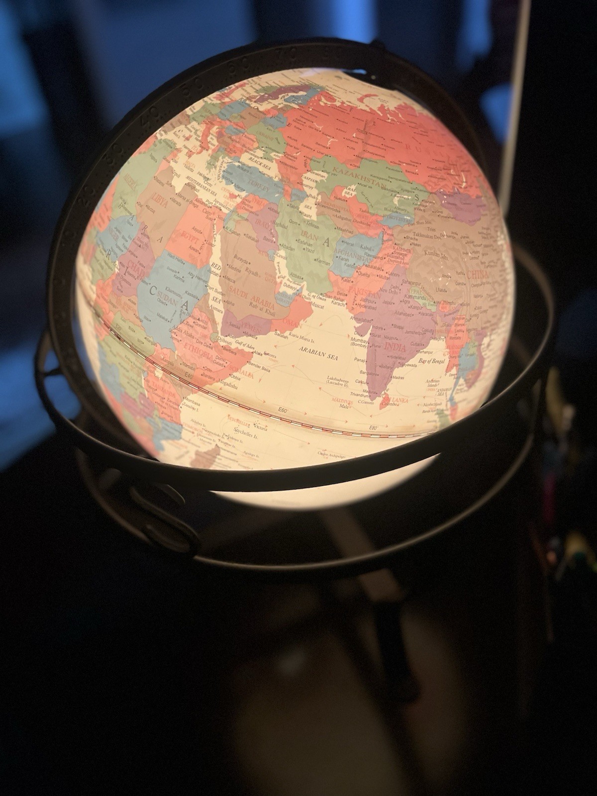 Electric FUCASHUN UL Table Top Spin Tilt Globe Lamp Light w/ Iron Stand 20”x16”