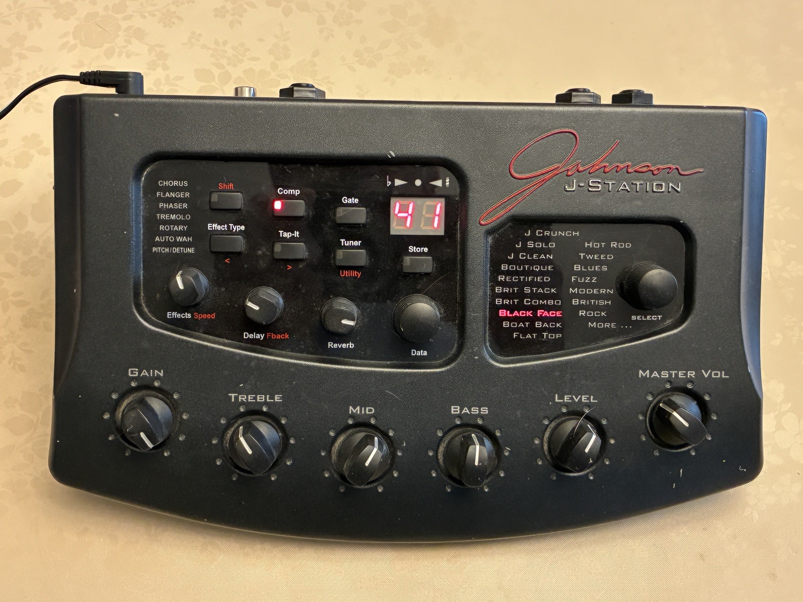 Johnson J-Station Guitar & Bass Amp Modeler Multi-Effects Processor w/ PSU