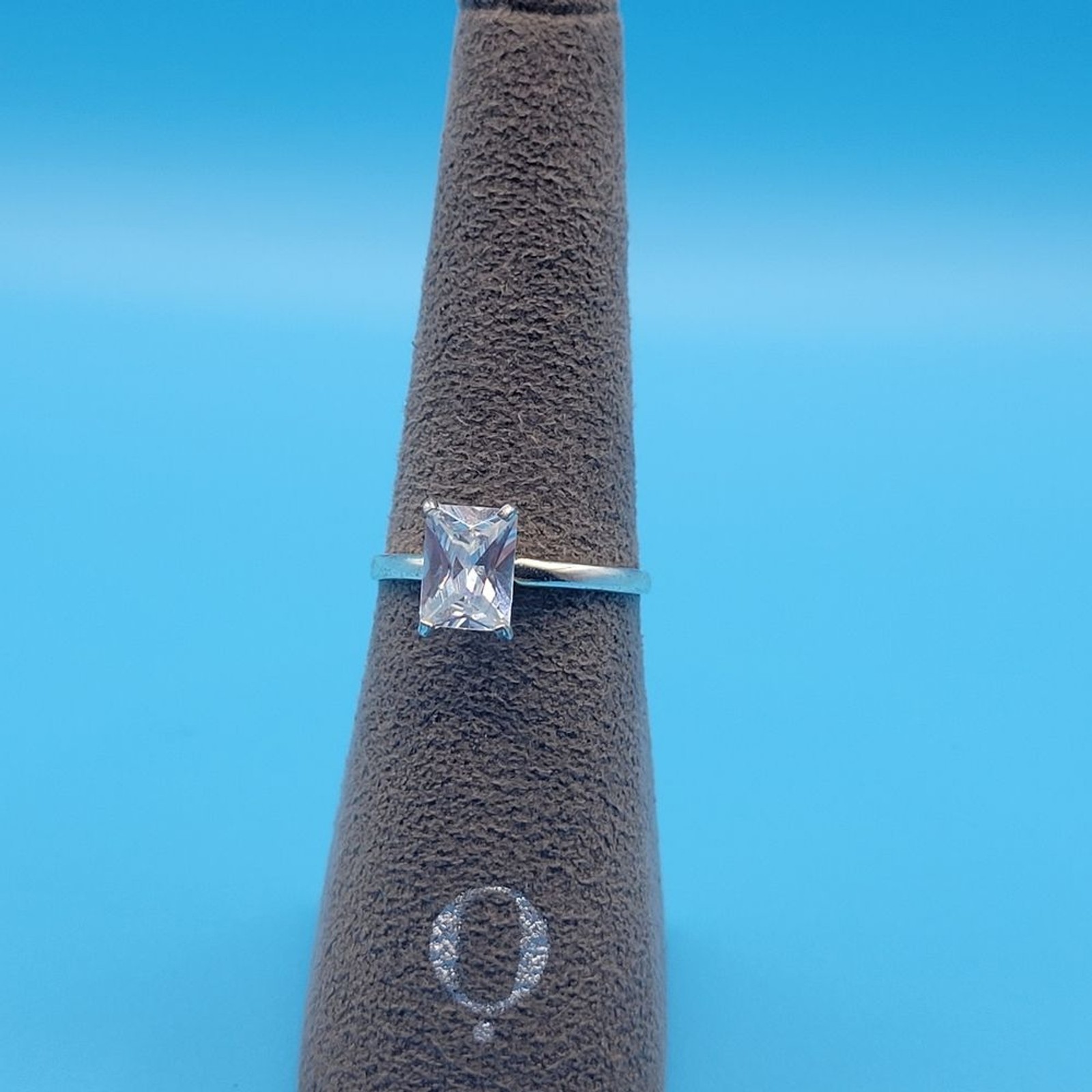 Sterling Silver Clear CZ Center Stone ring Size 7.75