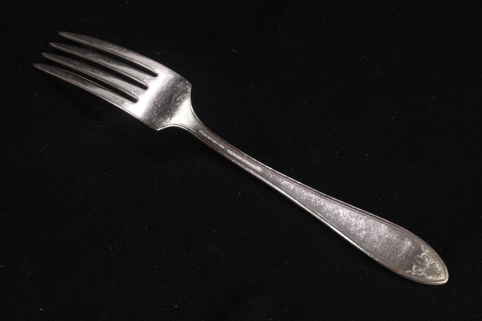 4 Debutante Pattern Dinner Forks Silverplate Wm Rogers & Son AA