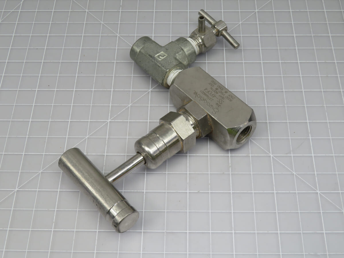Swagelok SS-4PDF4 Stainless Steel Rising Plug Screwed-Bonnet Needle Valve T19669