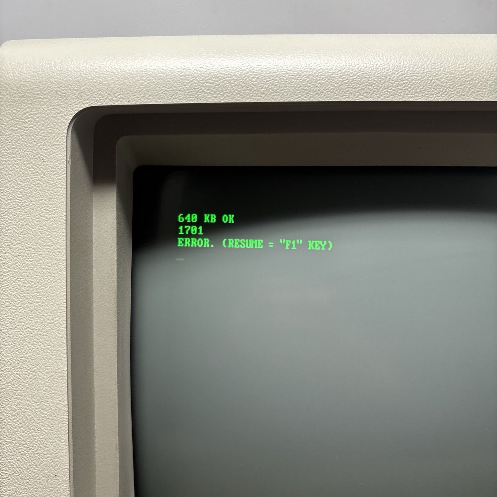 IBM 5160 XT FOR PARTS BOOTS TO BASIC Vintage Personal Computer Retro READ