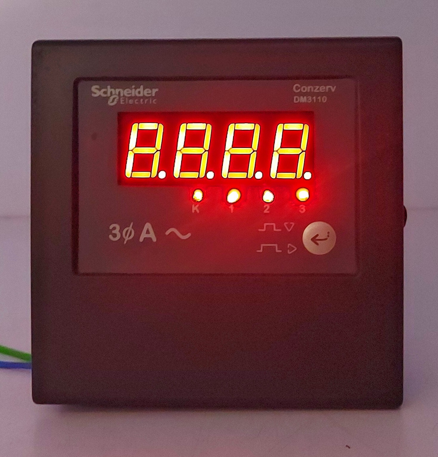 Schneider Electric Conzerv DM3110 Single Phase Voltmeter