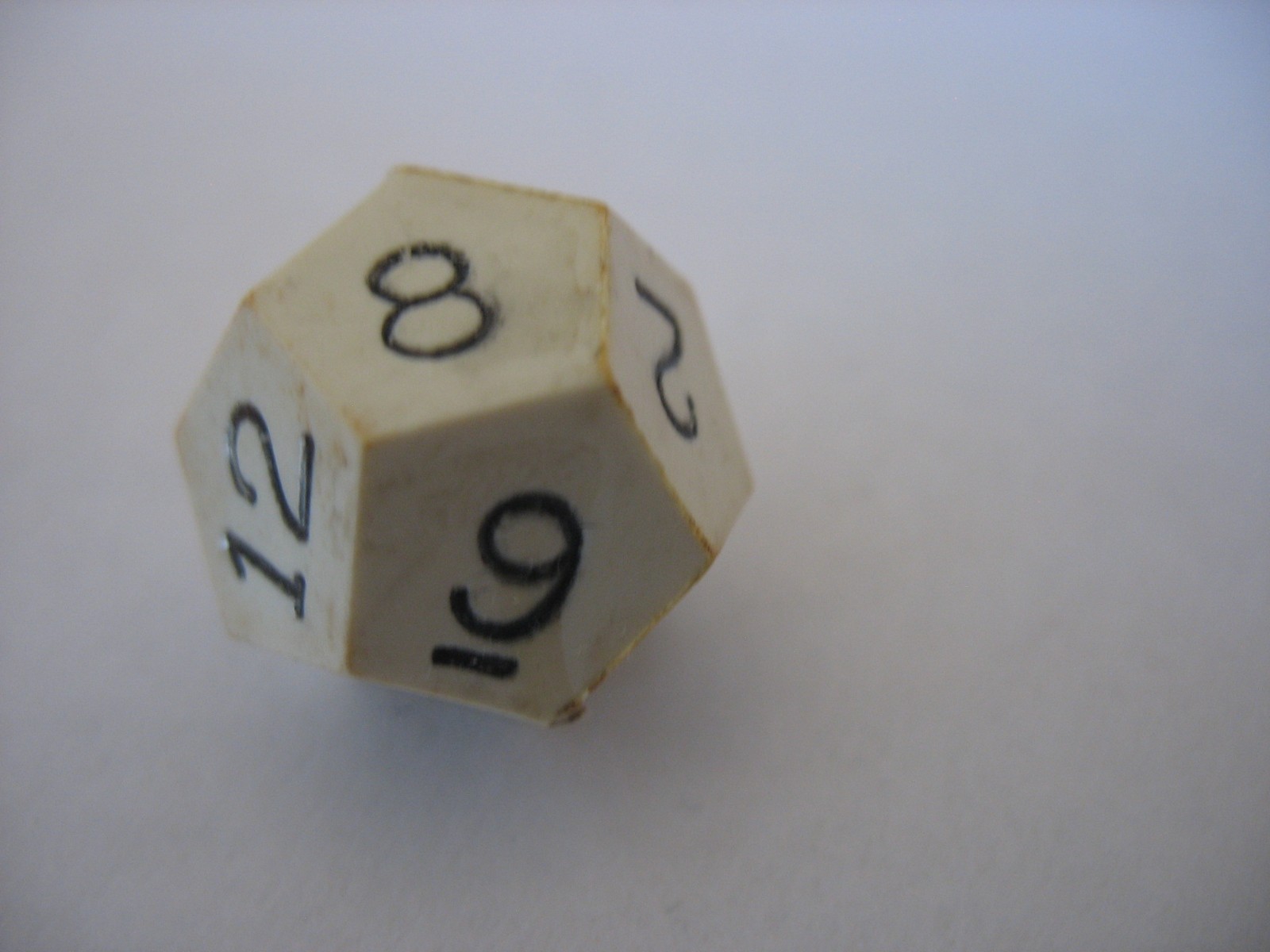 Vintage Gamescience White D12 Dice