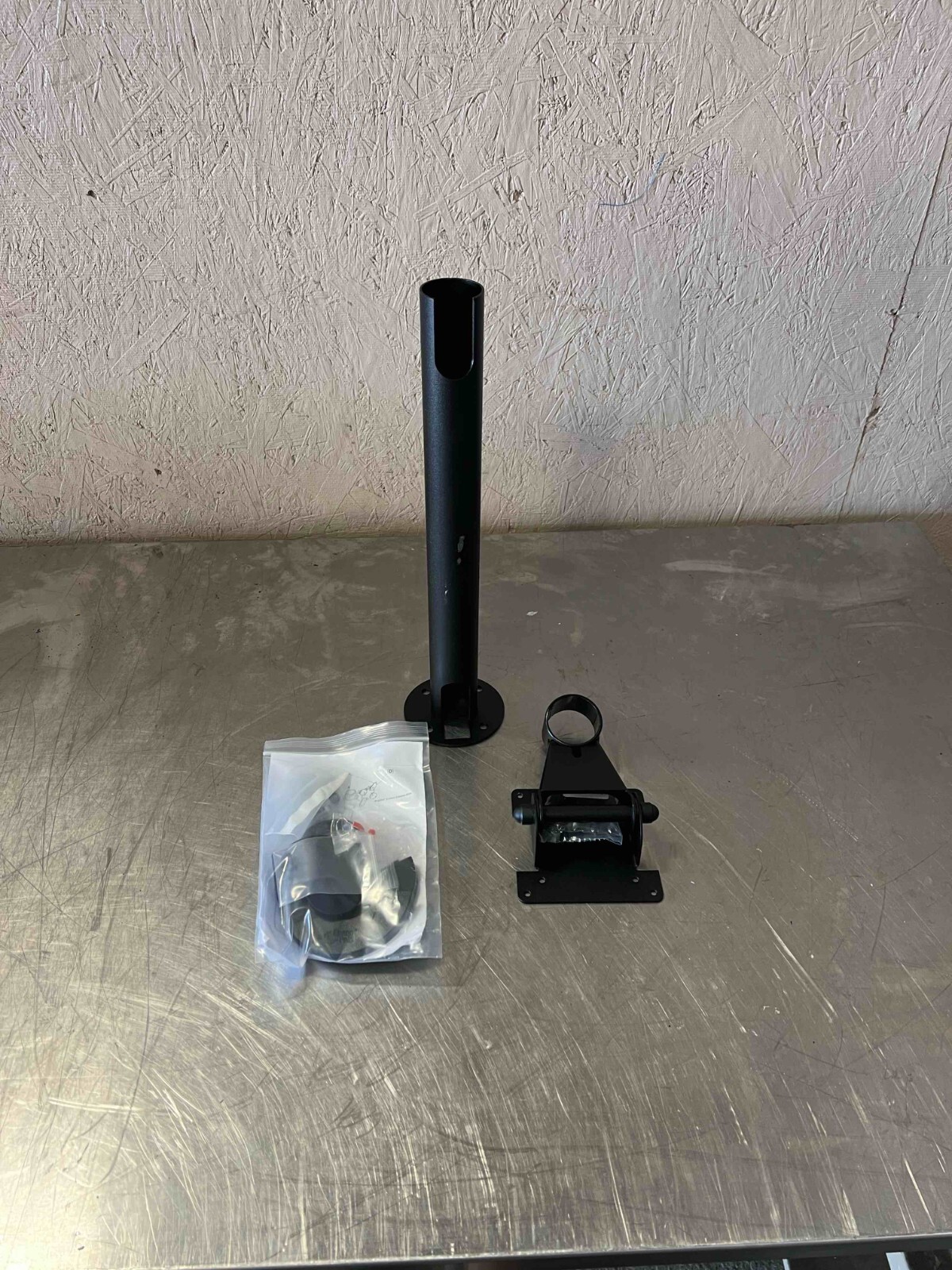 SPACEPOLE POLE MOUNT FOR POS MONITOR