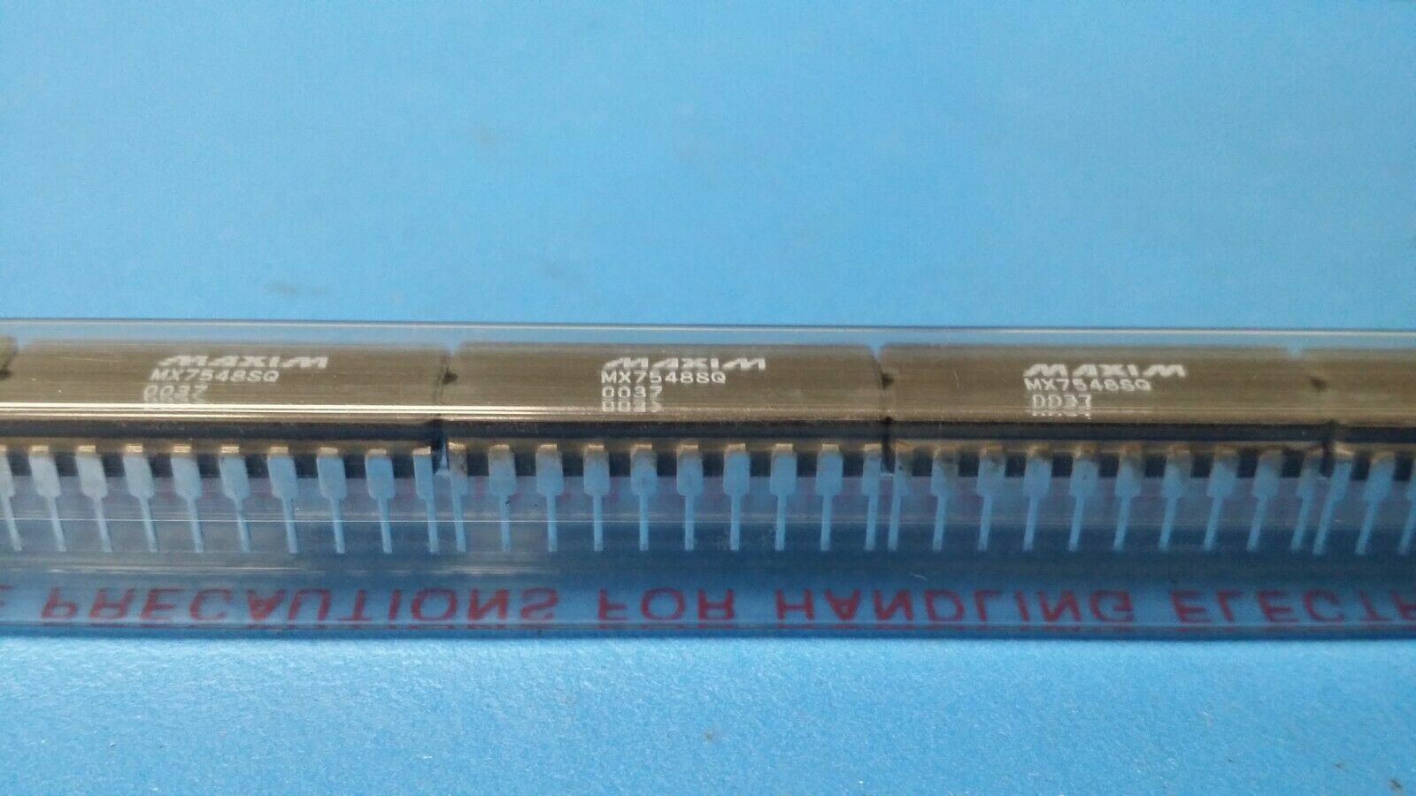 (1 PC) MX7548SQ MAXIM 8-BIT MPU COMPATIBLE 12-BIT DAC CDIP20