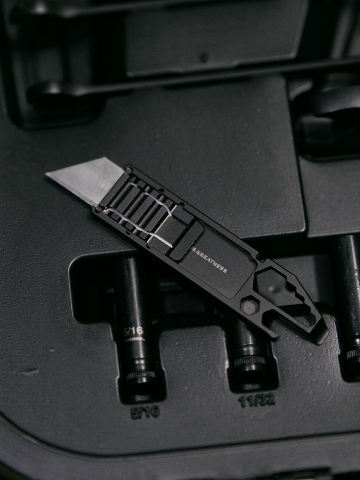 Your Everything Utility Knife | 7-in-1 Multitool | Pocket Sized | EDC | Titanium