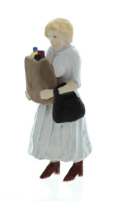 O Scale Grocery Shopping WOMEN Painted 1:48 scale figure Layout Ready