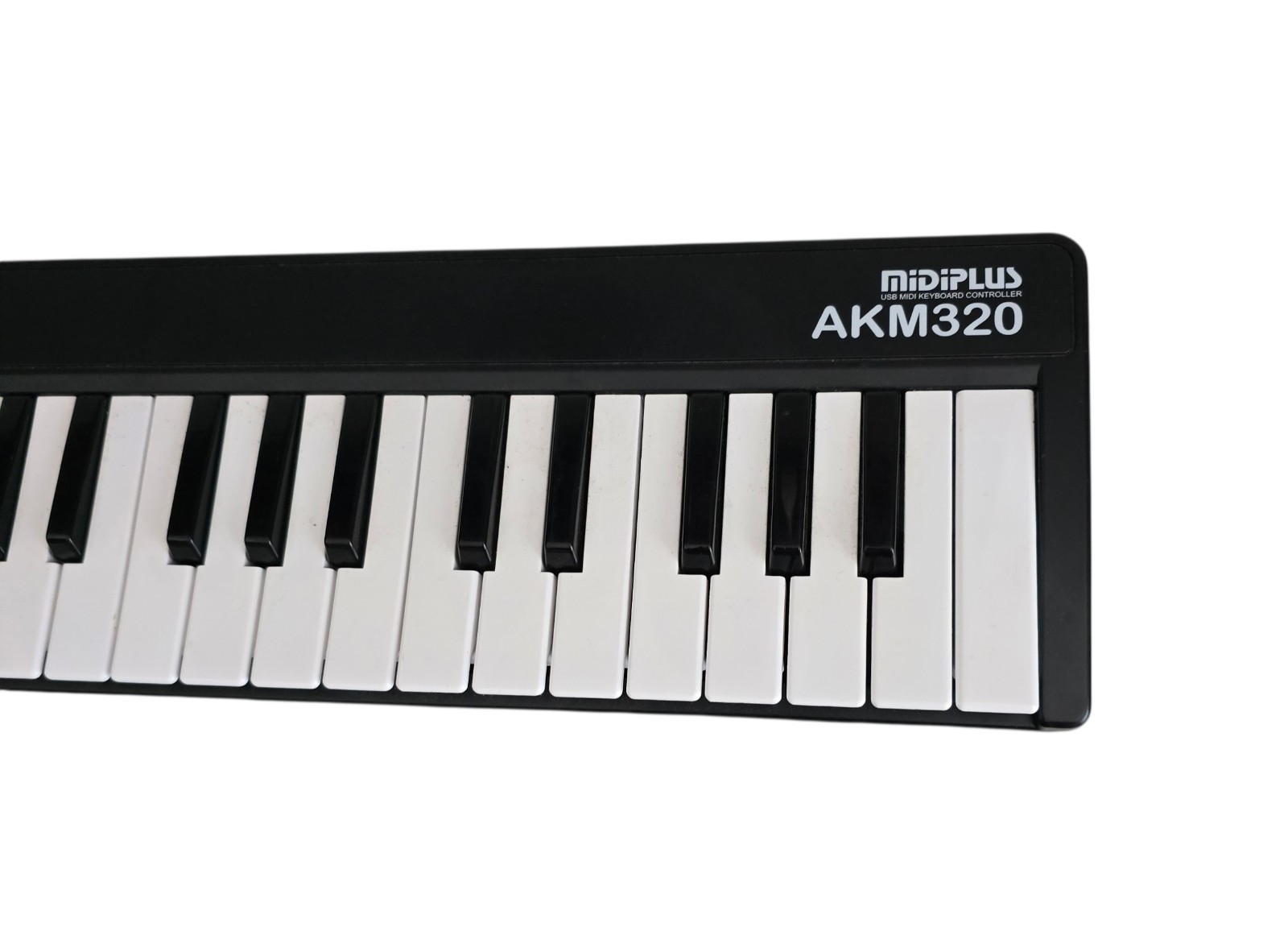 Midiplus AKM320 32 Key USB MIDI Keyboard Controller with Pitch and Mod Wheels