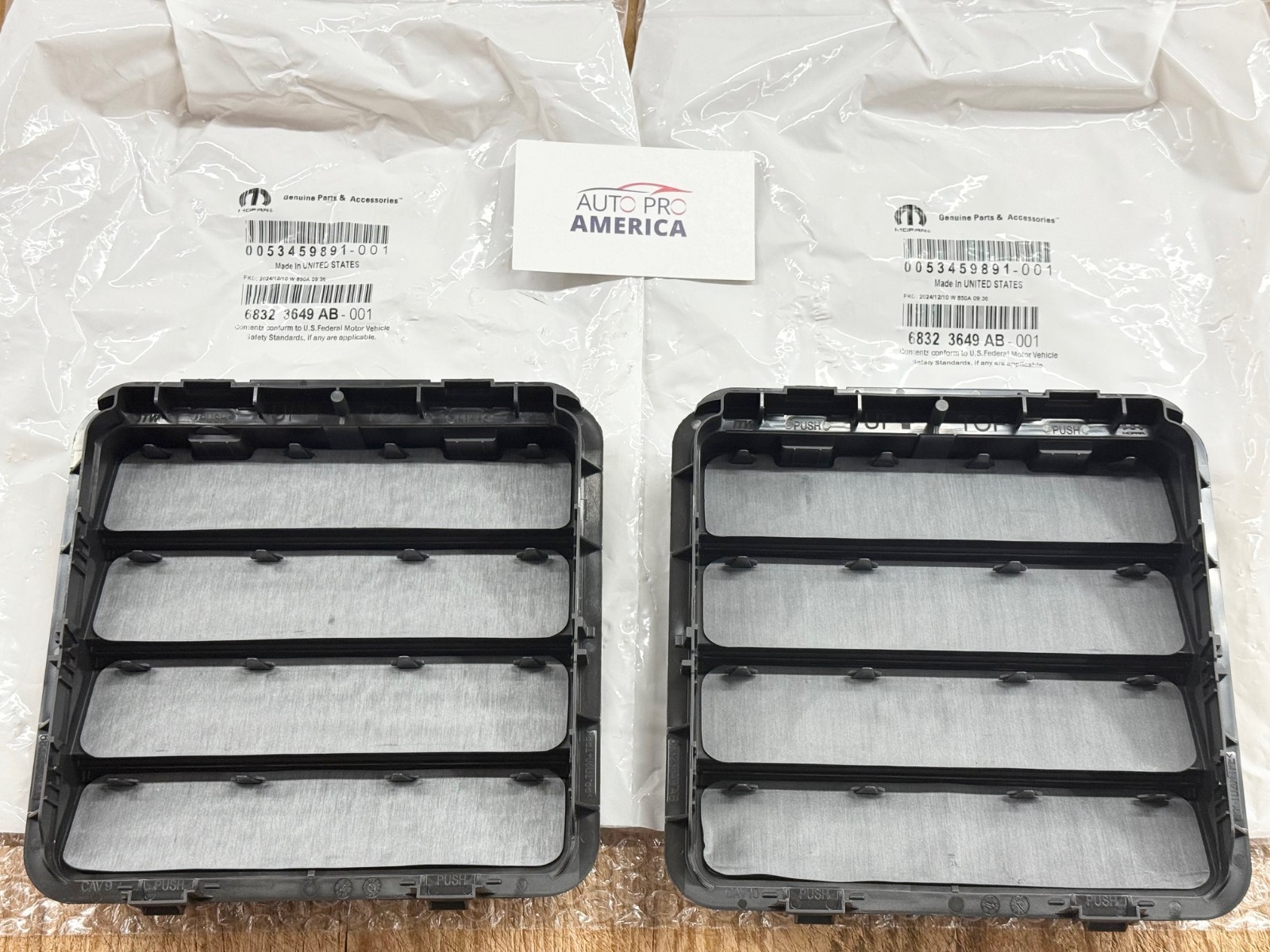 03-25 RAM 1500 2500 DURANGO WRANGLER BODY APERTURE EXHAUSTER VENT SET MOPAR OEM