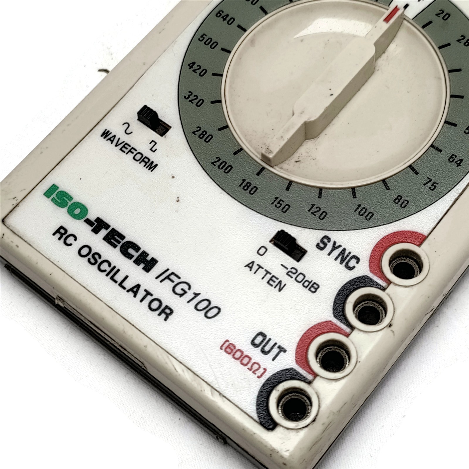 Vintage Iso-Tech IFG100 RF Oscillator Signal Generator